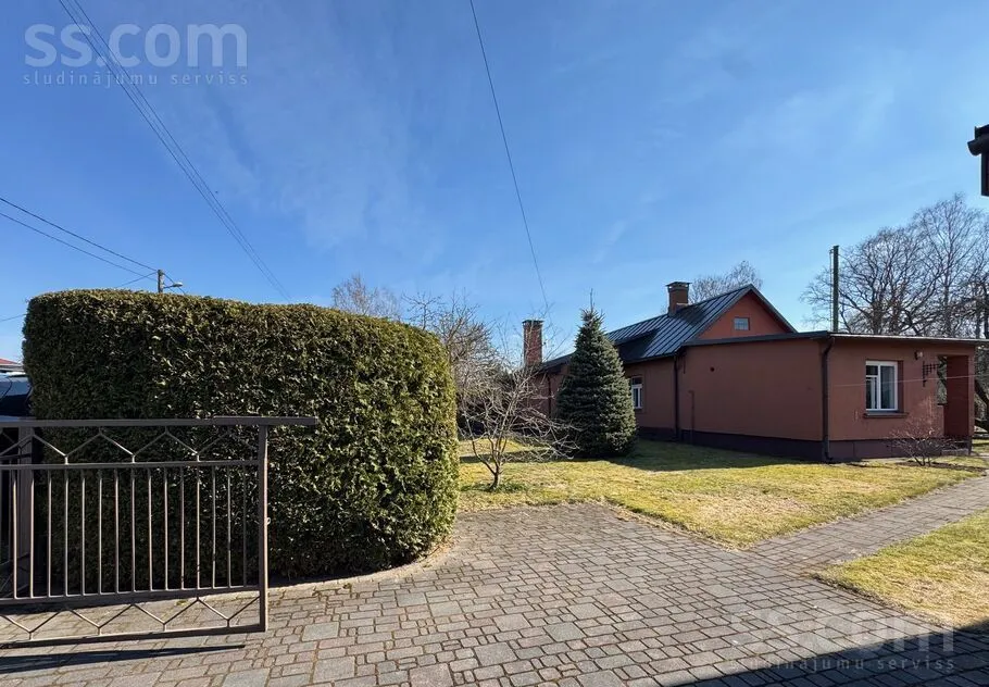 Välivaade - House with Development Potential in Bieriņi, Riga
