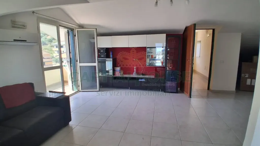 Séjour - Mansarded Apartment with Balcony in Vitulazio