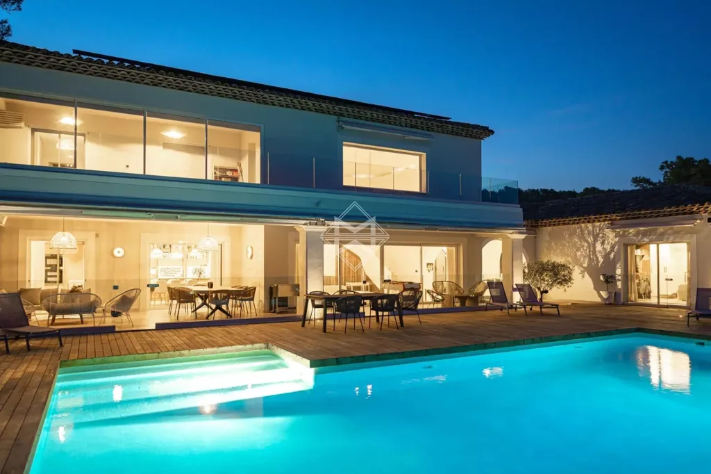 Piscina - Renovated Villa with Pool in Valbonne