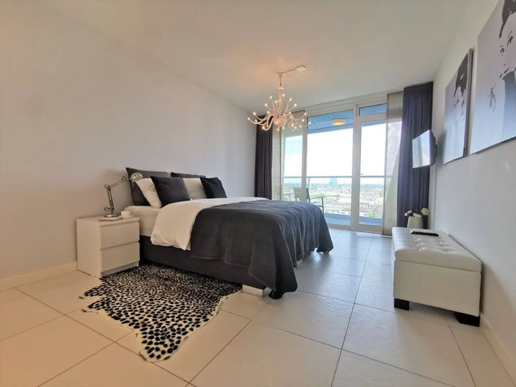 Chambres - 2-Bedroom Apartment with Balcony in Rotterdam Centre