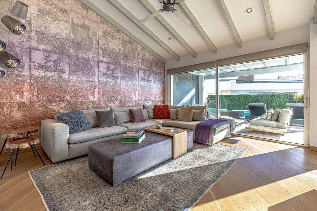 Séjour - Traditional Chalet with Pool in Las Chapas, Marbella