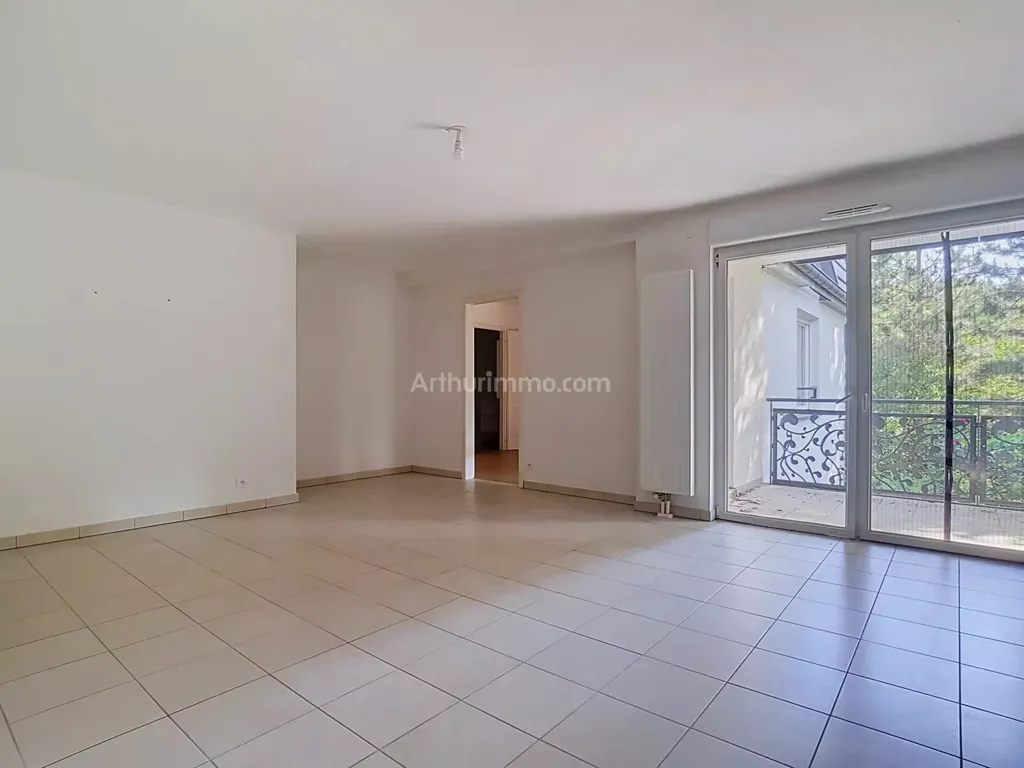 Séjour - Appartement F2 avec Terrasse et Vue Verdure à Mulhouse