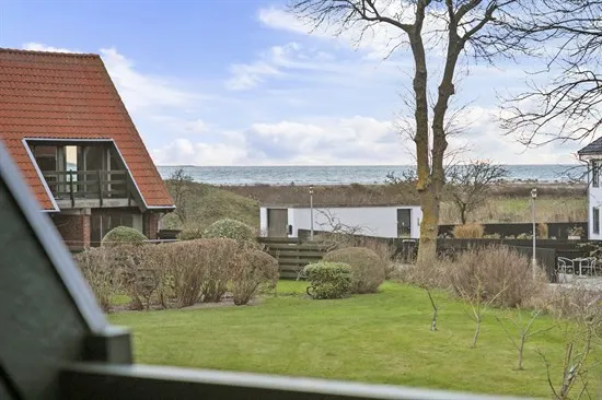 Jardin - Terraced House with Garden in Frederikshavn