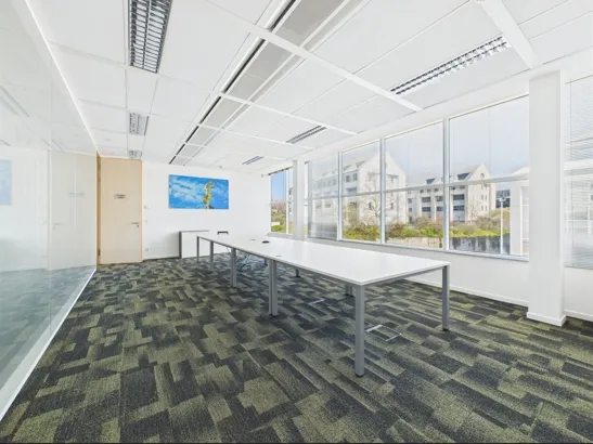 Kabinet - Office with Electric Vehicle Charging in Mamer