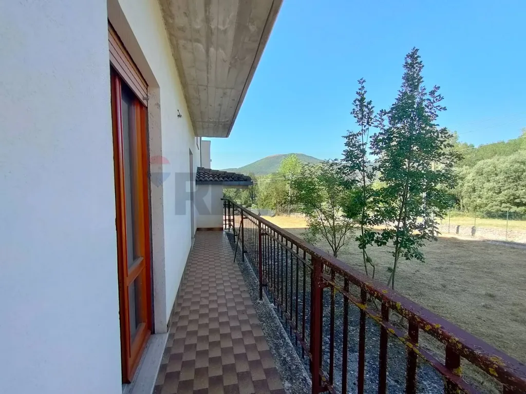 Balcon - Semi-Independent Apartment with Balcony in Pizzoli