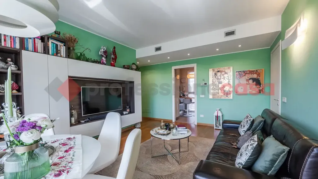 Soggiorno - Modern 3-Bedroom Apartment in Buccinasco