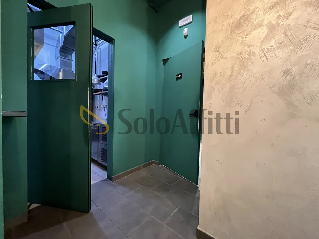 Esik - Commercial Unit with Seafront View in Catanzaro Lido