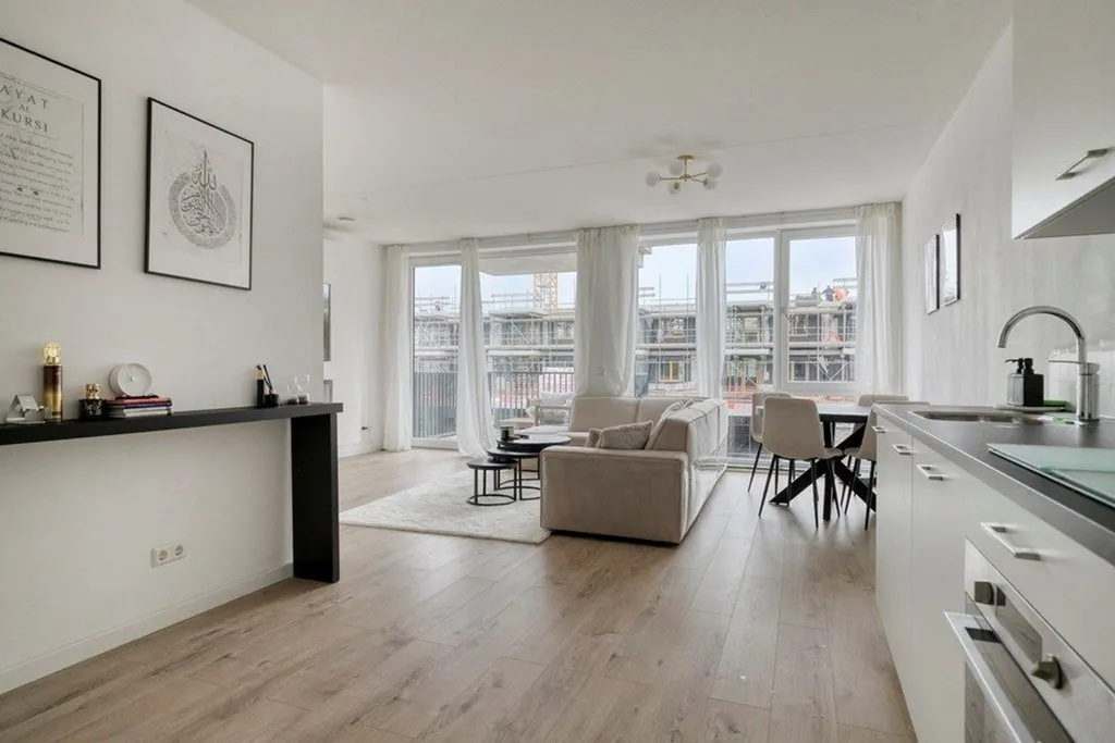 Elutuba - 1-Bedroom Apartment with Balcony in Rotterdam