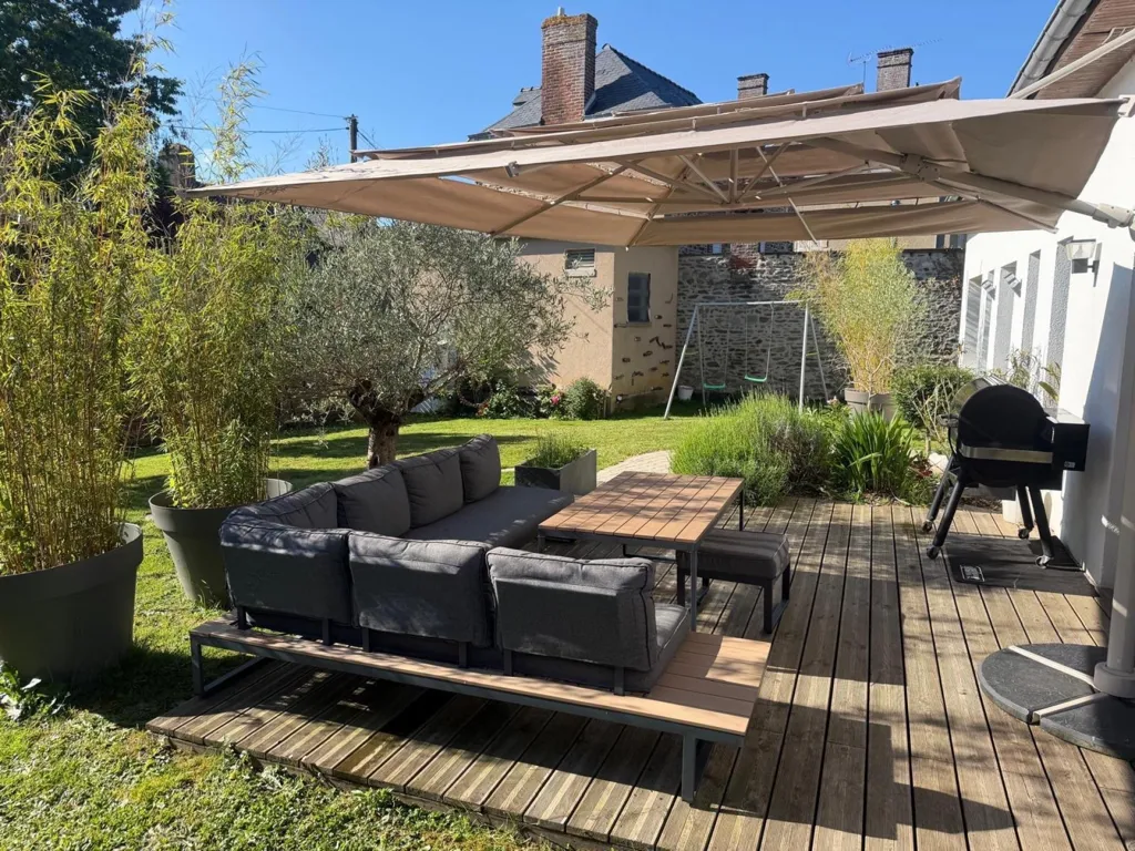 Jardin - Maison de 6 Pièces avec Terrasse à Mayenne