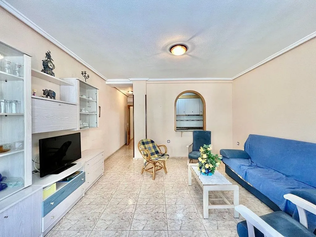 Elutuba - Apartment with Balcony and Garage in Torrevieja