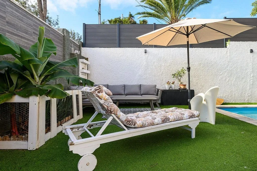 Bassein - Terraced House with Pool in Las Mesas