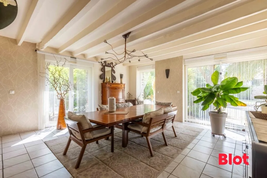 Salle à manger - Maison de Bourg en Pierre avec Jardin à Maxent