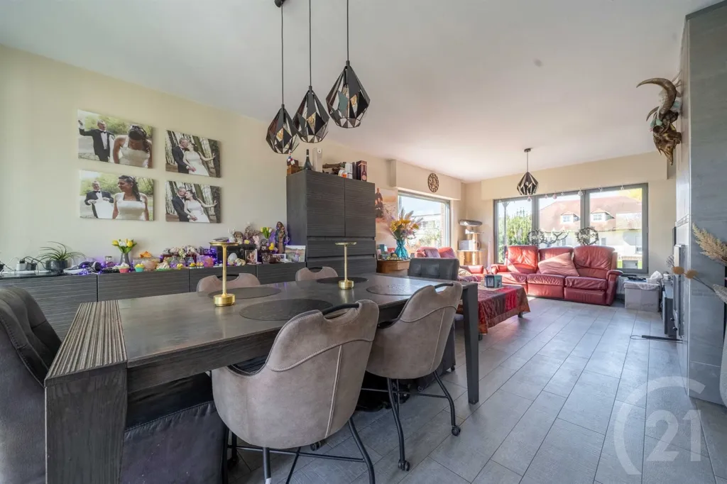 Salle à manger - Maison avec vue sur champs à Betekom
