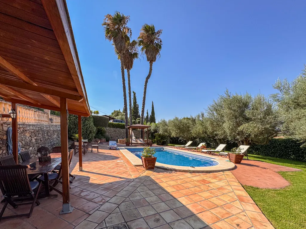 Bassein - Rustic Chalet with Olive Grove in Segorbe