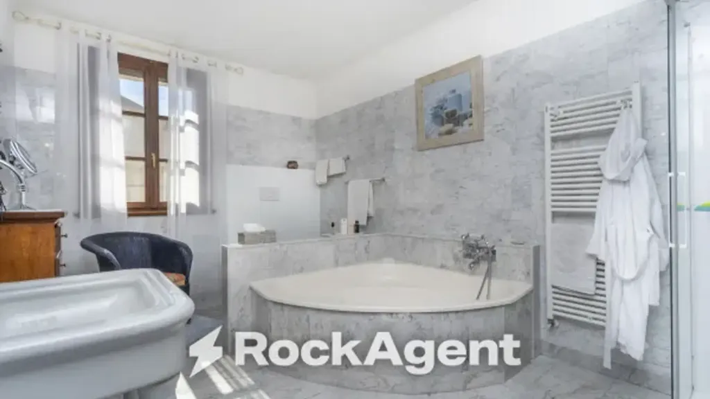 Salles de bain - Historic Manor with Pool in Rivignano Teor