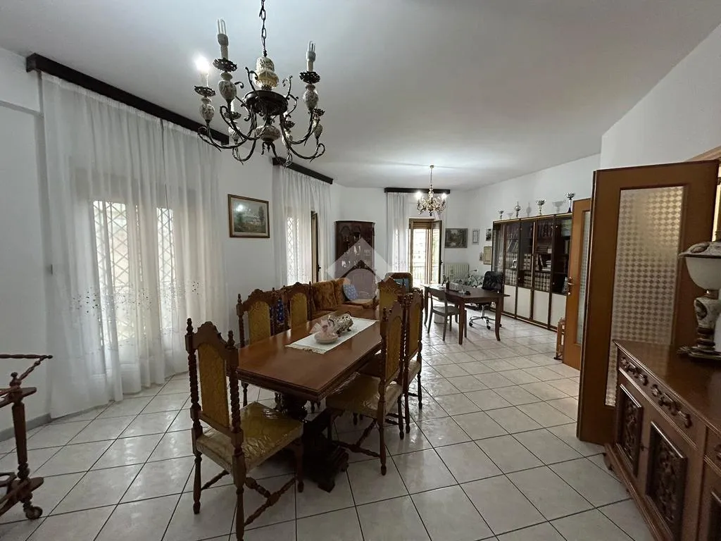 Salle à manger - Apartment with Panoramic Views in Corigliano-Rossano