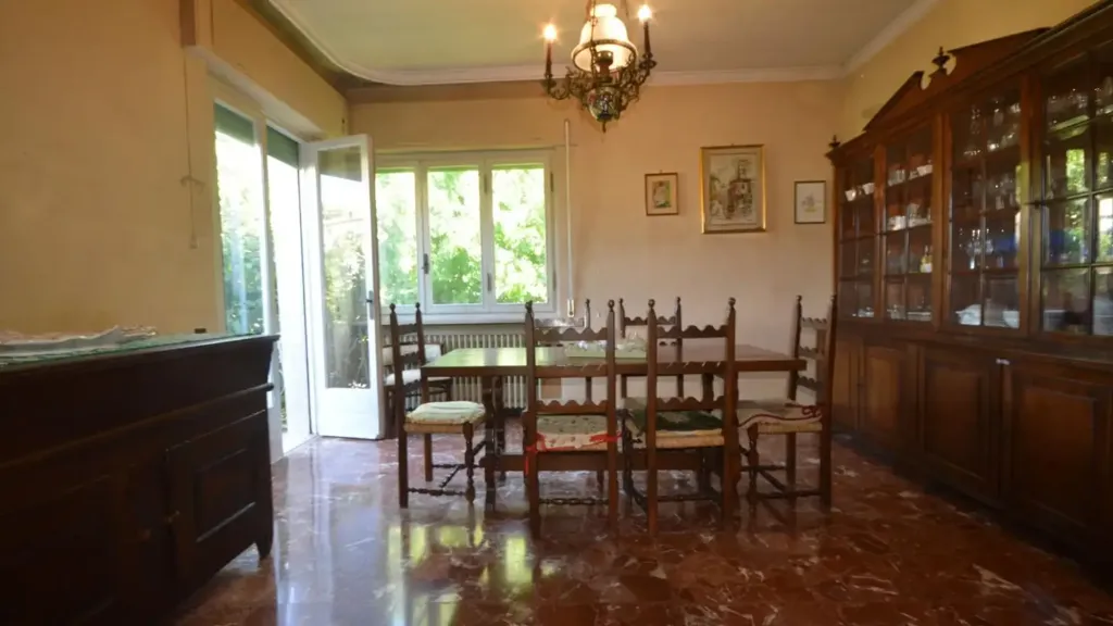Dining Room - 6-room house in IT
