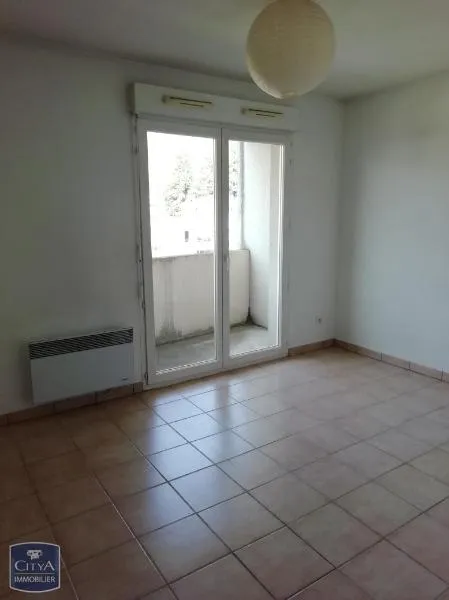 Rooms - 1-Bedroom Apartment with Balcony in St Martin d'Hères
