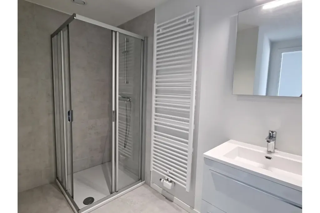 Bathrooms - New 2-Bed Apartment with Terrace in Seraing