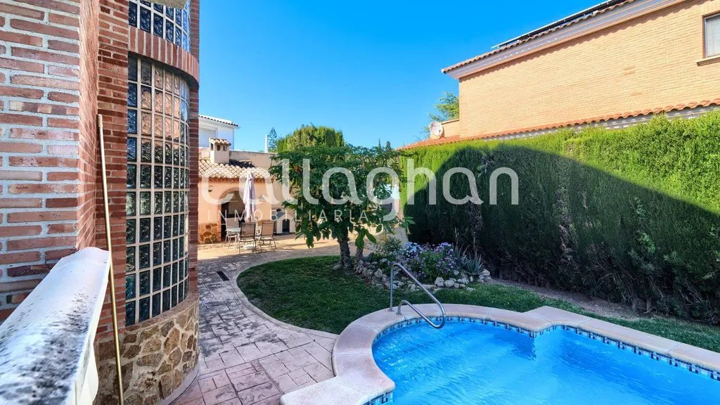 Pool - Luxury Detached House with Pool in Paterna