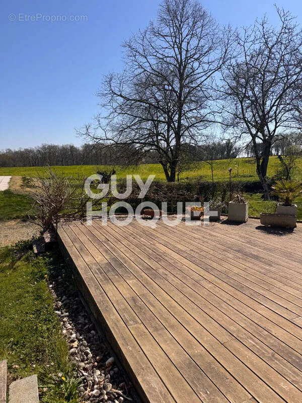 Aed - House with Pool in Eyre Moncube
