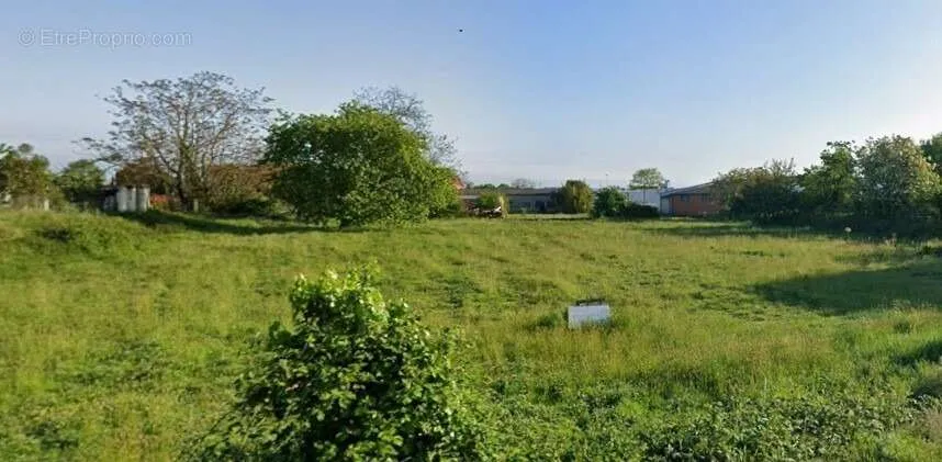 Aed - Buildable Land with Garden in Pamiers