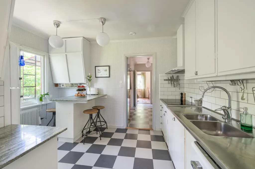 Cucina - Charming 1940s Villa with Garden in Sundby