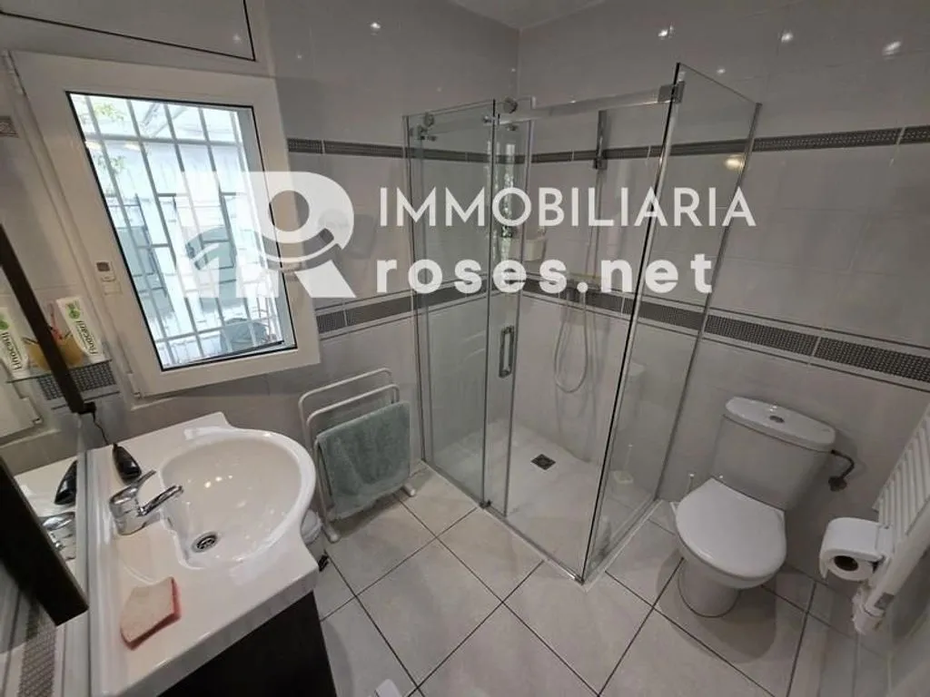 Bagni - Mansion with Pool in Empuriabrava
