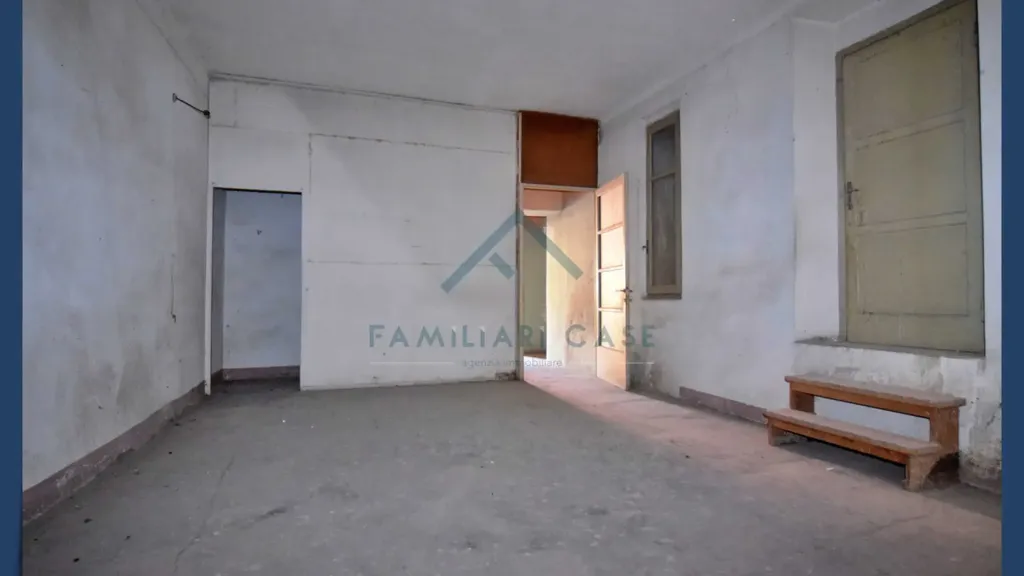 Pièces - Terraced Villa for Renovation in Varese