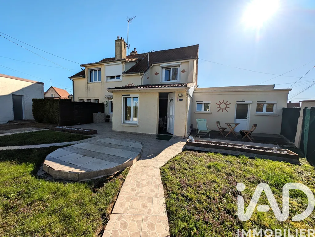 Aed - Semi-detached House with Terrace in Roye