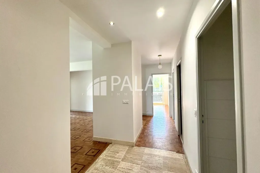 Ingresso - Spacious 4-Piece Apartment with Terrace in Nice