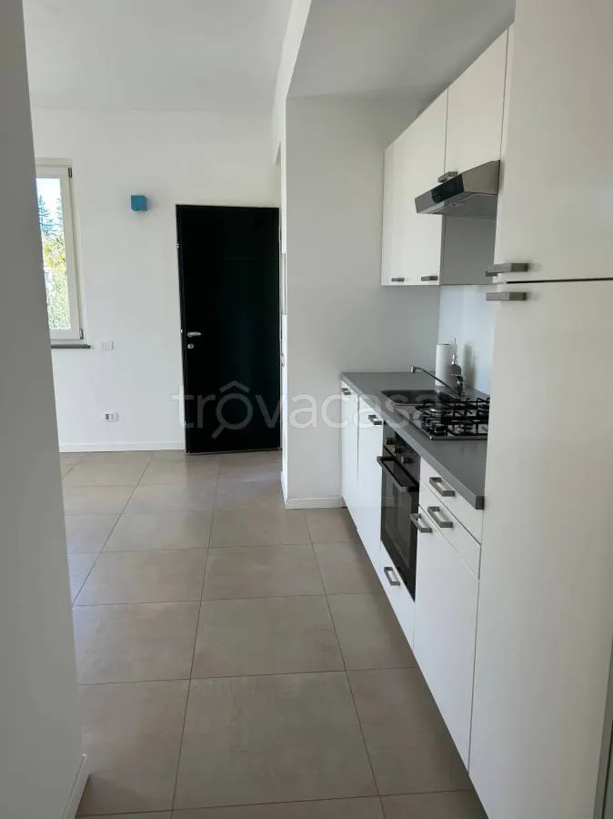 Kitchen - Modernised Trilocale with Private Garden in Varese