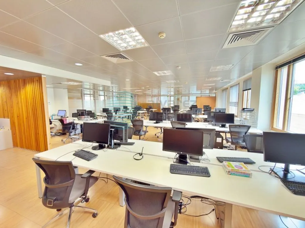 Office - Office with Air Conditioning in Campo Grande, Lisbon