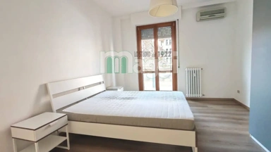 Magamistoad - Rustic-Style Trilocale with Balcony in Milan