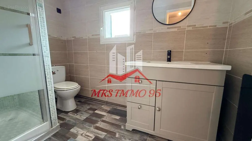 Salles de bain - Ensemble de 2 Maisons Triplex à Vémars