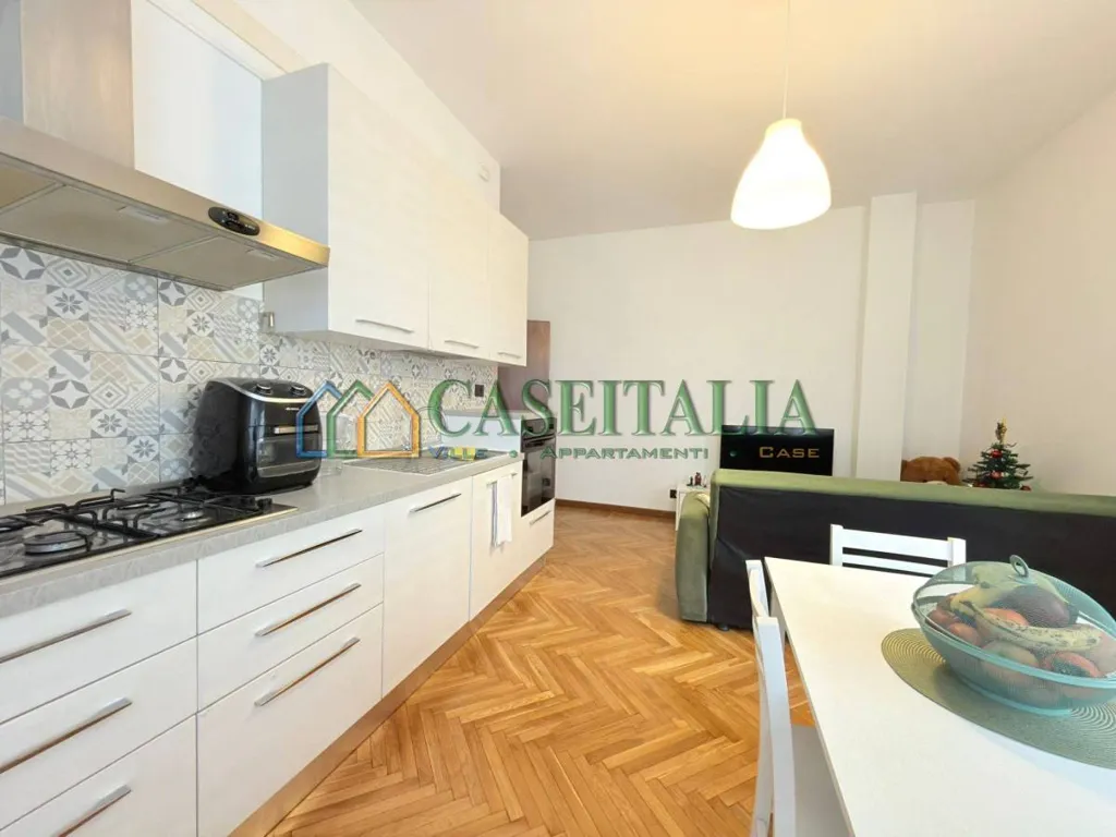 Cuisine - Rustic-Style Flat with Balcony in Ivrea