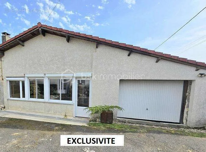 Välivaade - House with Pool and Terrace in Montendre Area