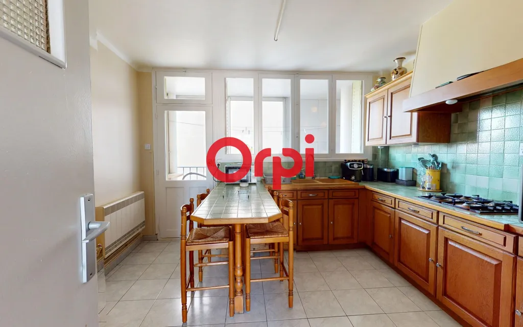 Cuisine - Appartement T4 avec balcon à Hyères Centre-Ville