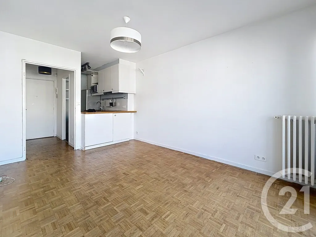 Séjour - Appartement avec Balcon et Vue Dégagée à Villejuif