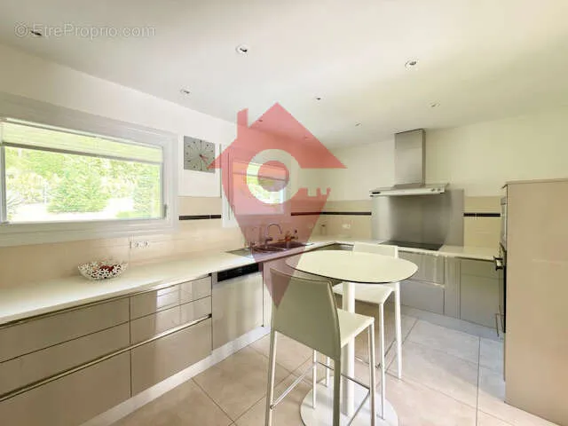 Kitchen - Penthouse with Pool in Crespières
