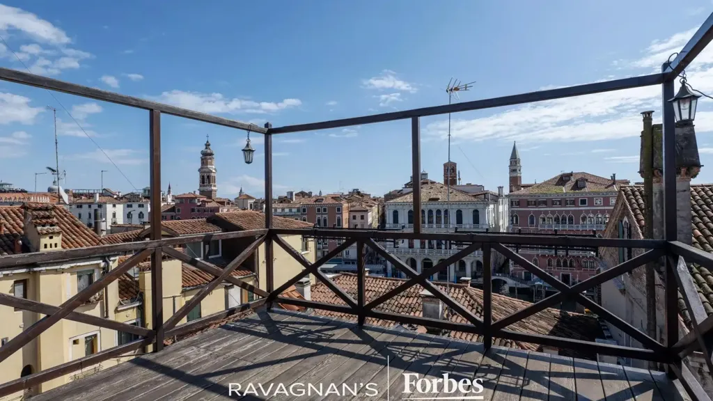 Terrasse - Luxury Penthouse with Canal View in Venice