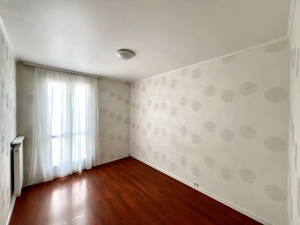 Pièces - Appartement 5 Pièces avec Balcon Centre-ville à Noisy-le-Sec