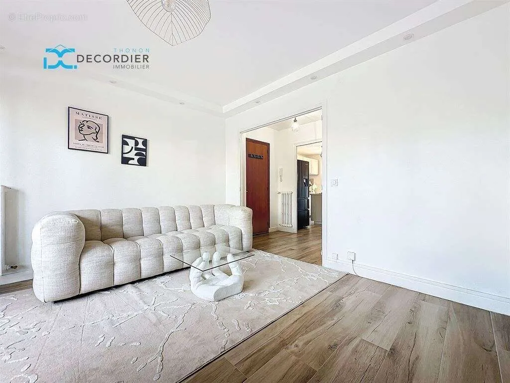 Séjour - Appartement T3 avec Balcon à Thonon-les-Bains