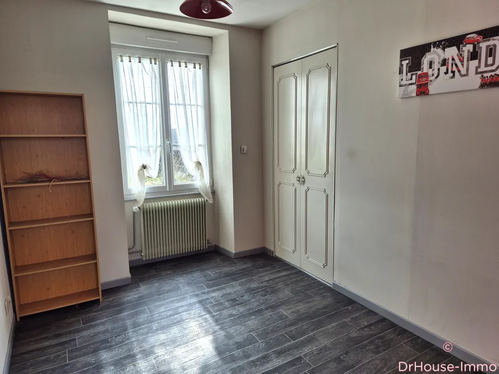 Chambres - Maison en Pierres avec Bureau et Dépendance à Domfront