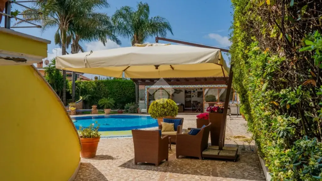 Bassein - Prestigious Villa with Private Pool in Ardea