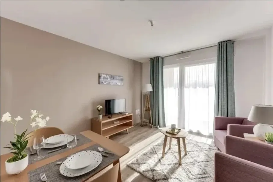 Soggiorno - 2-Bed Apartment with Balcony in Challans