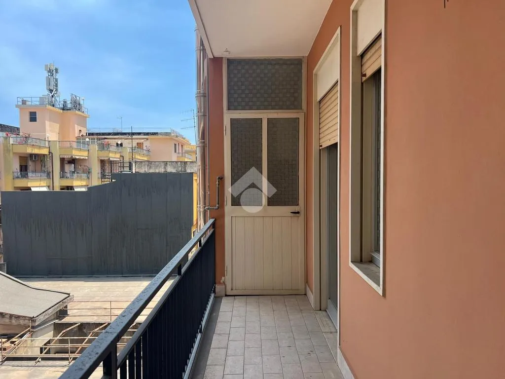 Rõdu - Modernised Apartment with Balcony in Giarre