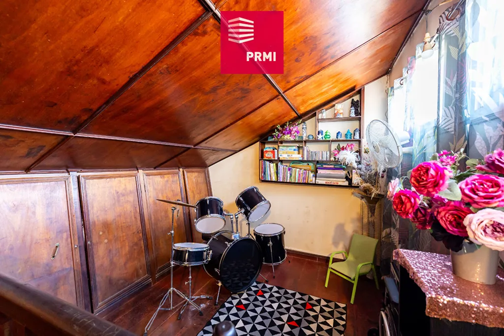 Chambres - Maison R+1 avec Jardin à Sainte-Suzanne
