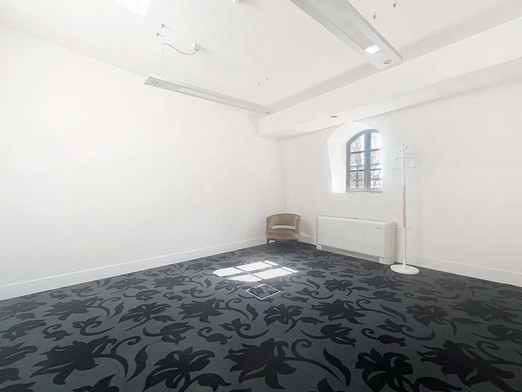 Pièces - Espace de Bureau avec Charme Authentique à Bruxelles