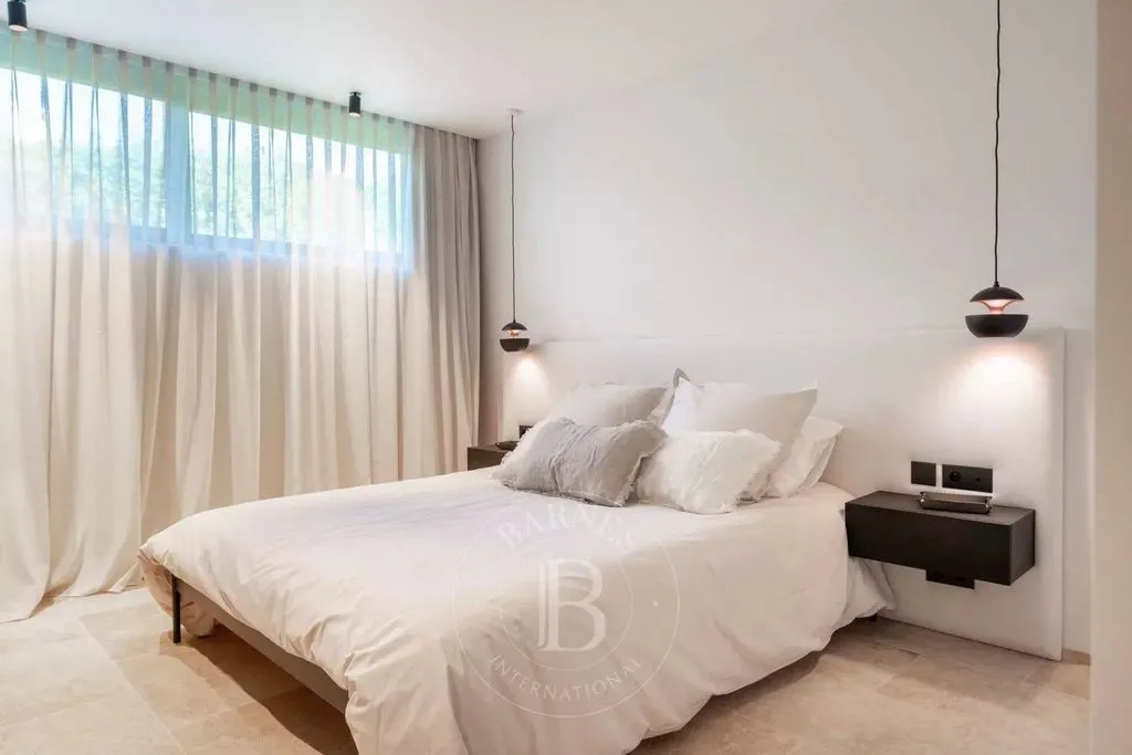 Bedrooms - Luxury Villa with Sea View at Cap d'Antibes